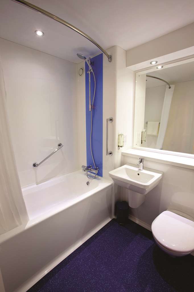 Travelodge Bedford Wyboston Стая снимка