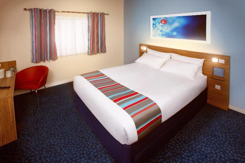 Travelodge Bedford Wyboston Екстериор снимка