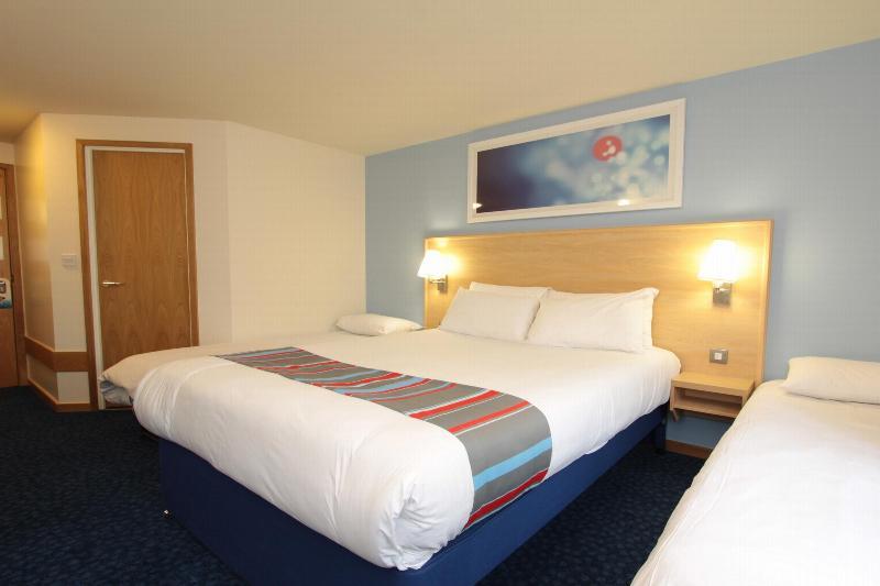Travelodge Bedford Wyboston Екстериор снимка