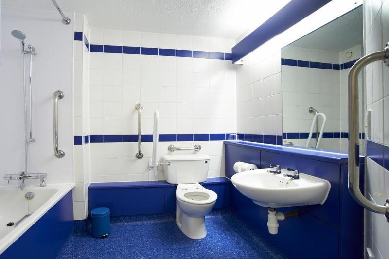 Travelodge Bedford Wyboston Екстериор снимка