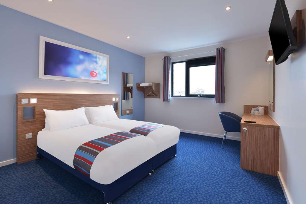 Travelodge Bedford Wyboston Стая снимка