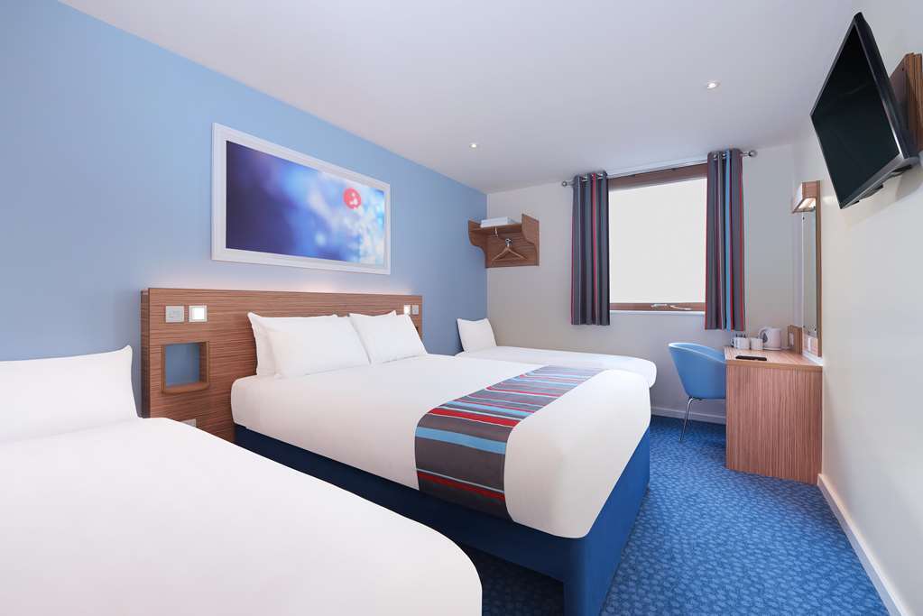 Travelodge Bedford Wyboston Стая снимка