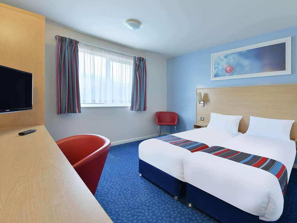Travelodge Bedford Wyboston Стая снимка