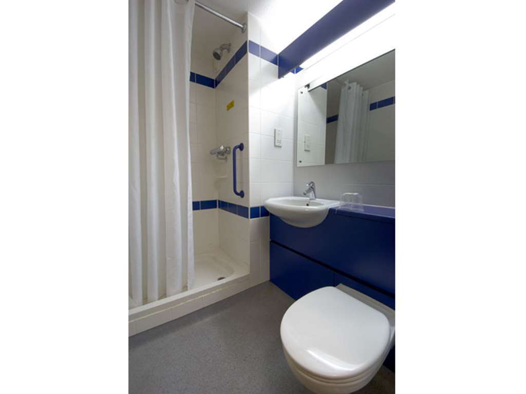 Travelodge Bedford Wyboston Стая снимка